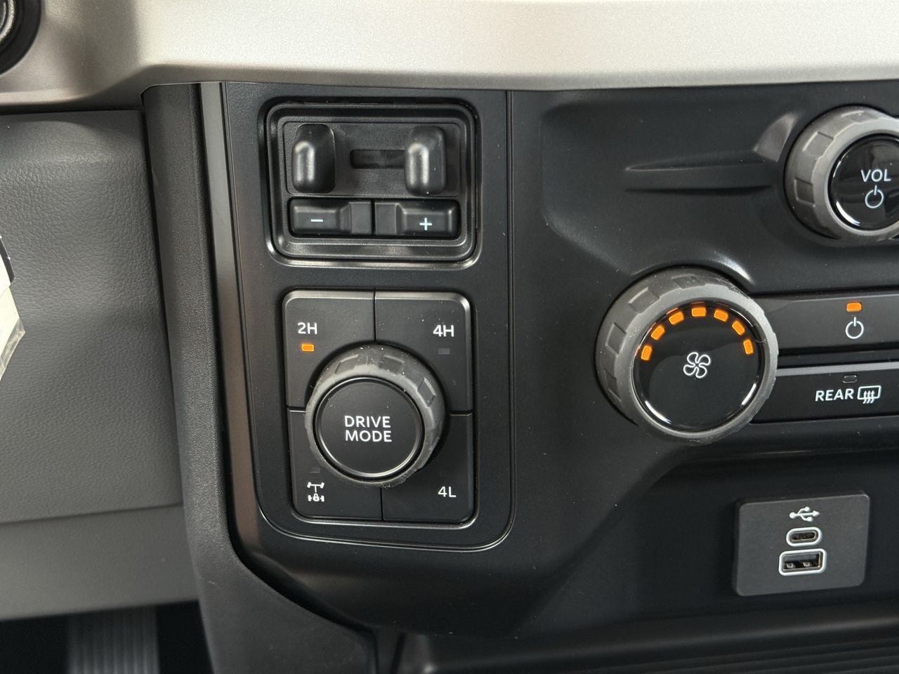 New 2026 Ford F350 XLT AWD/4WD image 18