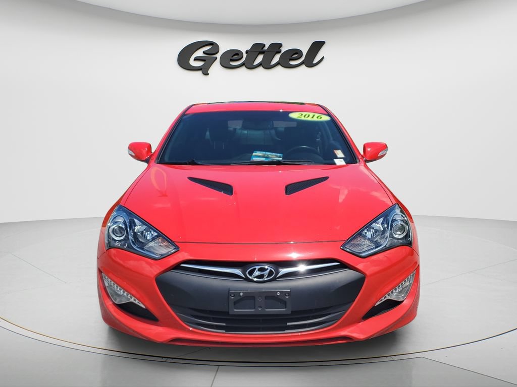 Used 2016 Hyundai Genesis Coupe 3.8 RWD image 2