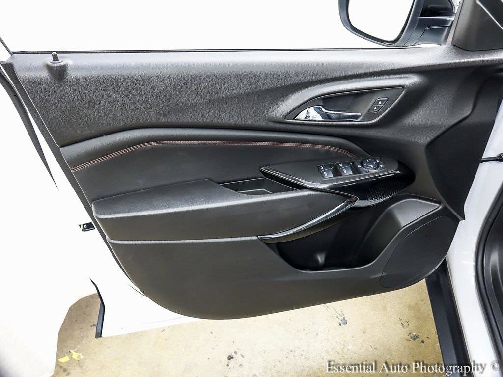 Used 2025 Chevrolet Trax RS image 19