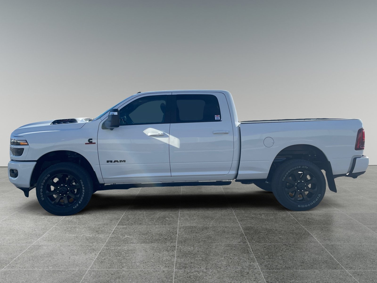 New 2026 RAM 2500 Laramie AWD/4WD image 2