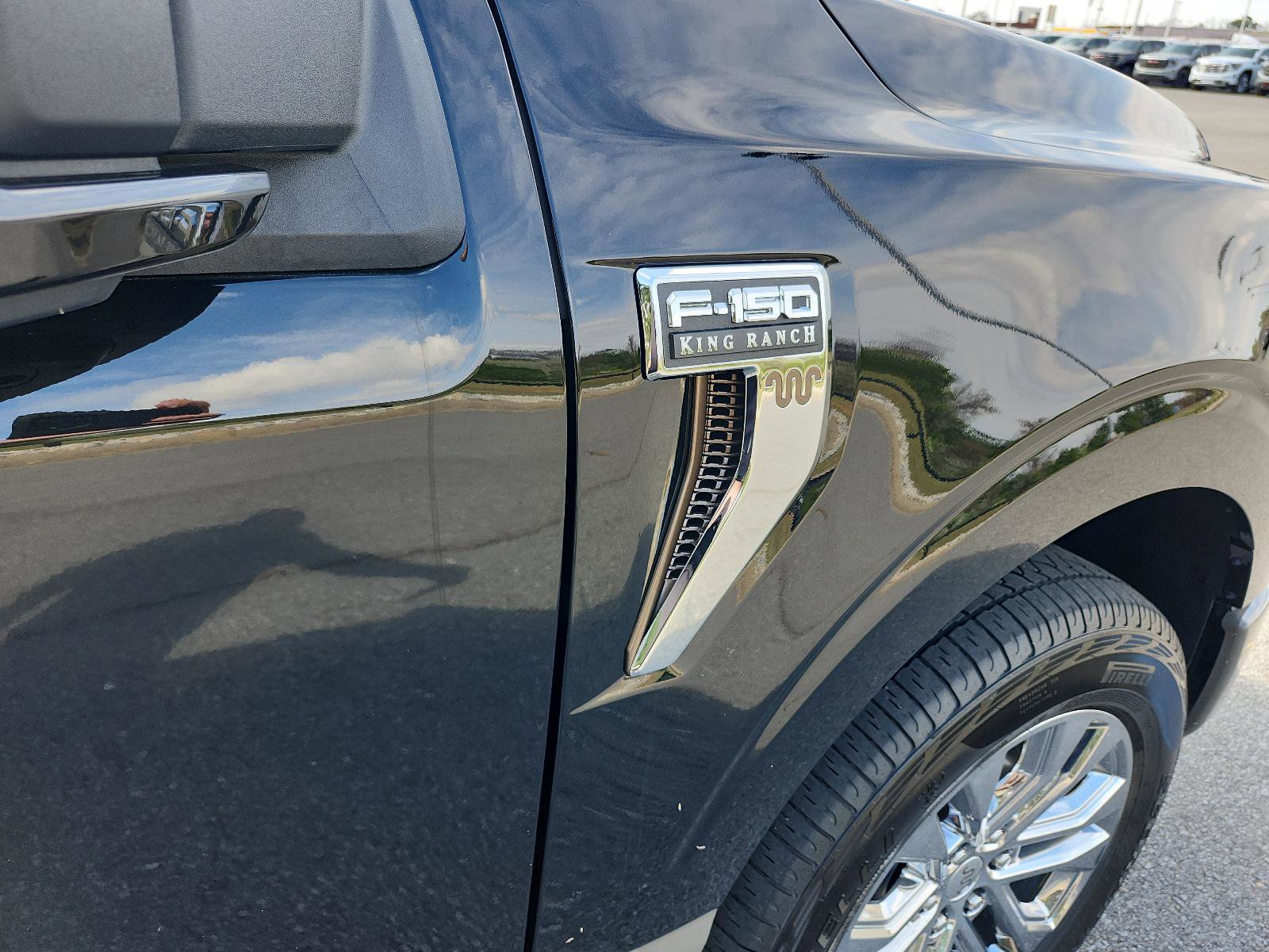 Used 2025 Ford F150 King Ranch w/ FX4 Off-Road Package image 7