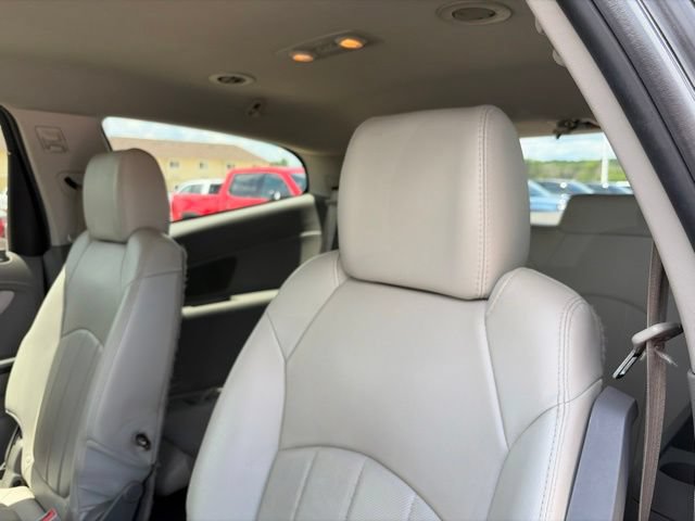Used 2016 Chevrolet Traverse LTZ AWD/4WD image 38