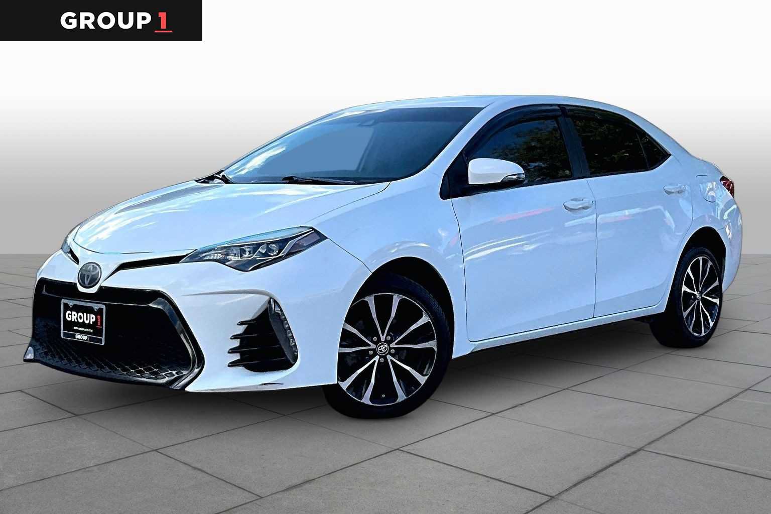 Used 2017 Toyota Corolla SE w/ SE Premium Package FWD image 1