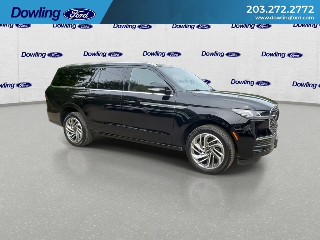Used 2025 Lincoln Navigator L Reserve AWD/4WD image 3