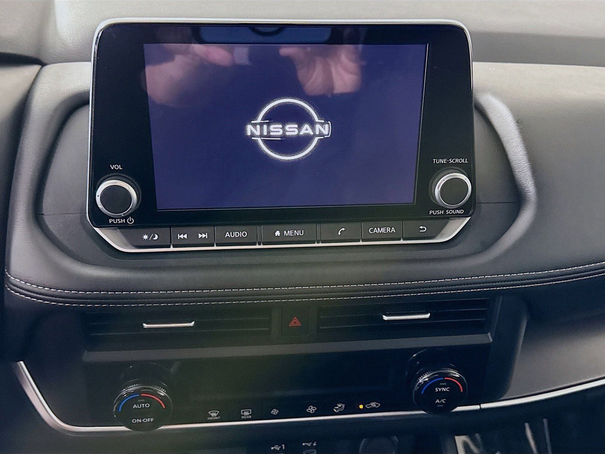 Used 2026 Nissan Rogue SV image 18