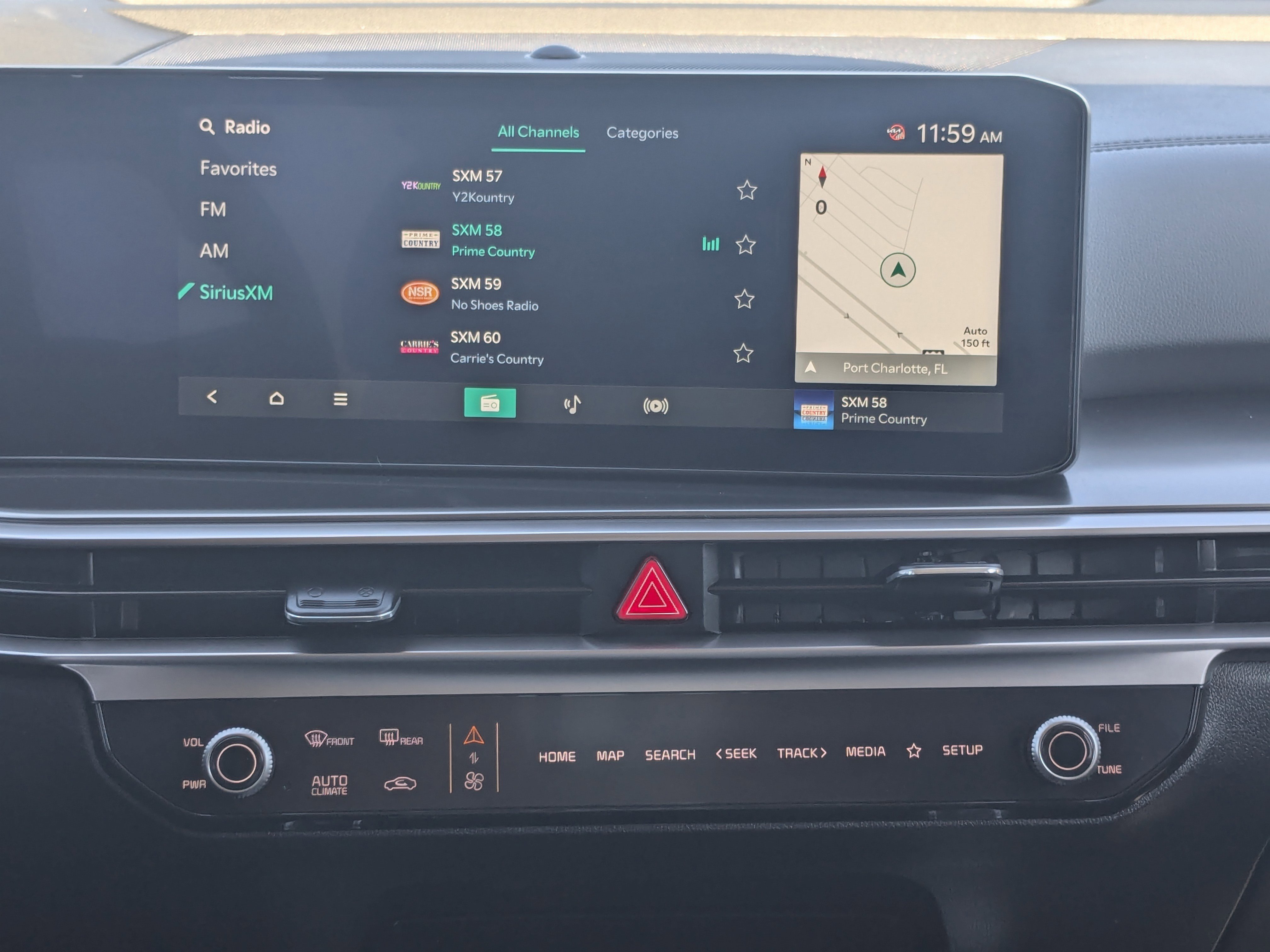 Certified 2025 Kia Sorento S w/ Panoramic Sunroof Package image 19