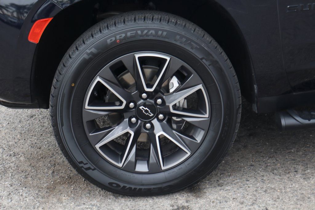 Used 2022 Chevrolet Suburban Z71 w/ Luxury Package image 45