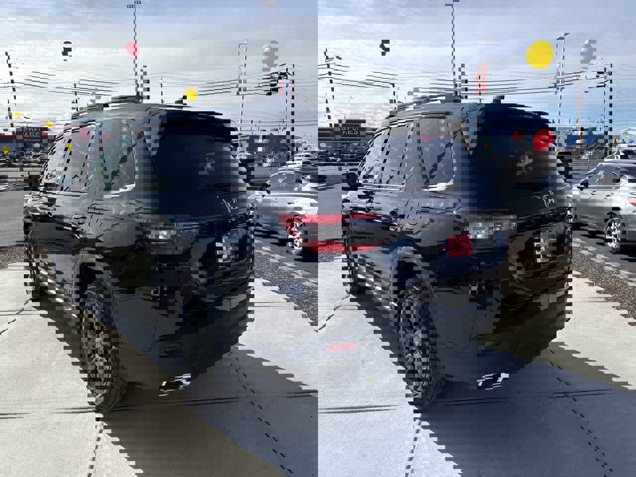 Used 2023 Honda Pilot Sport image 5