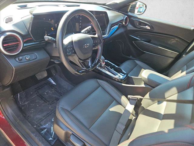 Used 2024 Chevrolet Trax RS w/ Sunroof Package image 15