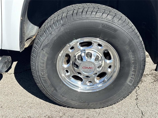 Used 2007 GMC Sierra 2500 SLE w/ EZ-Lift Tailgate Package image 9