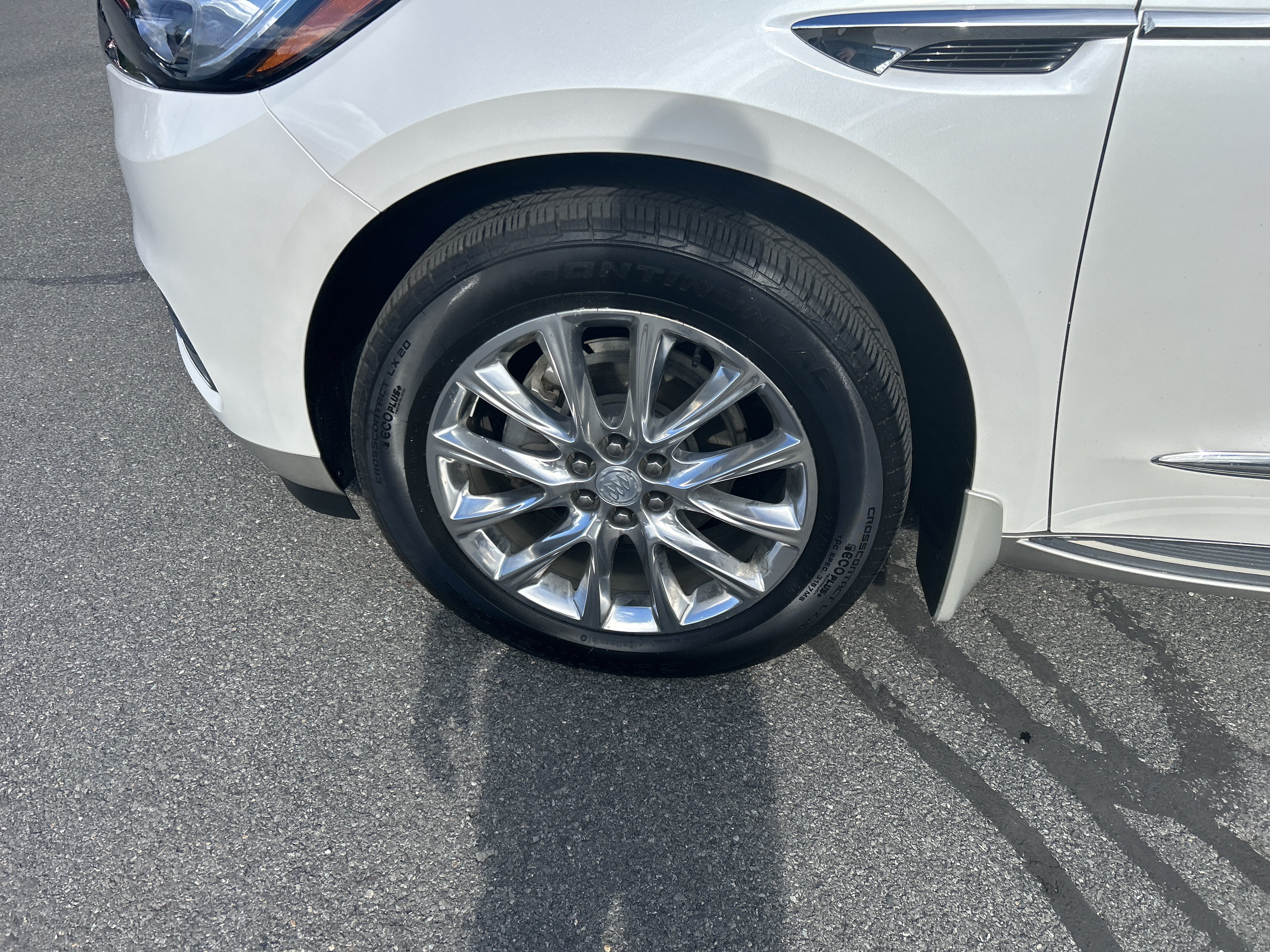 Used 2020 Buick Enclave Premium w/ Sun and Sites Package AWD/4WD image 3