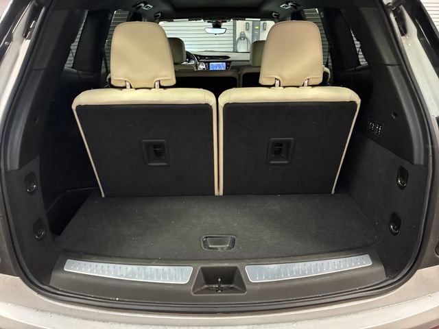 Used 2023 Cadillac XT6 Sport w/ Technology Package AWD/4WD image 24