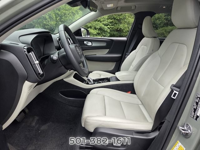 Used 2024 Volvo XC40 B5 Plus AWD/4WD image 9