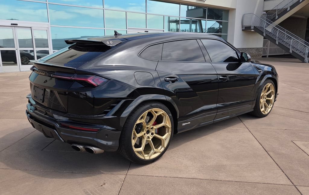 Used 2023 Lamborghini Urus Performante AWD/4WD image 10