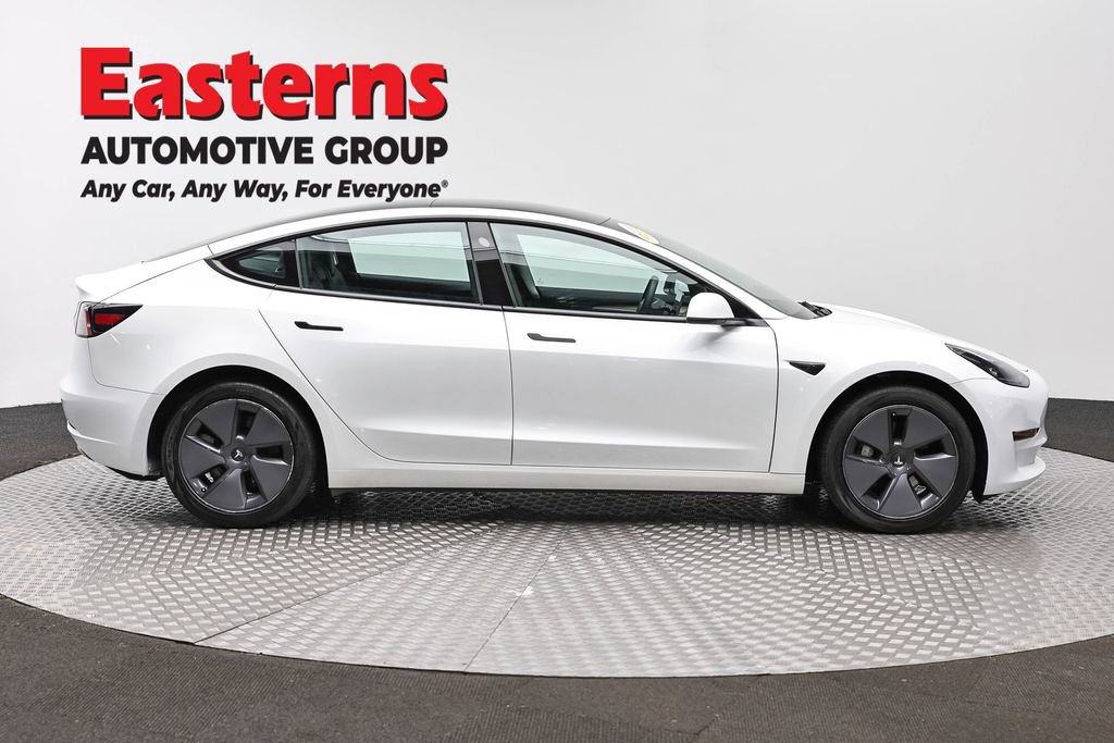 Used 2023 Tesla Model 3 Standard Range image 4