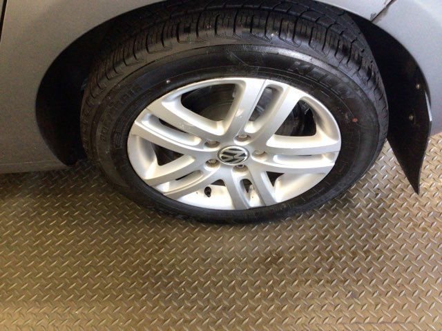 Used 2014 Volkswagen Golf TDI FWD image 25