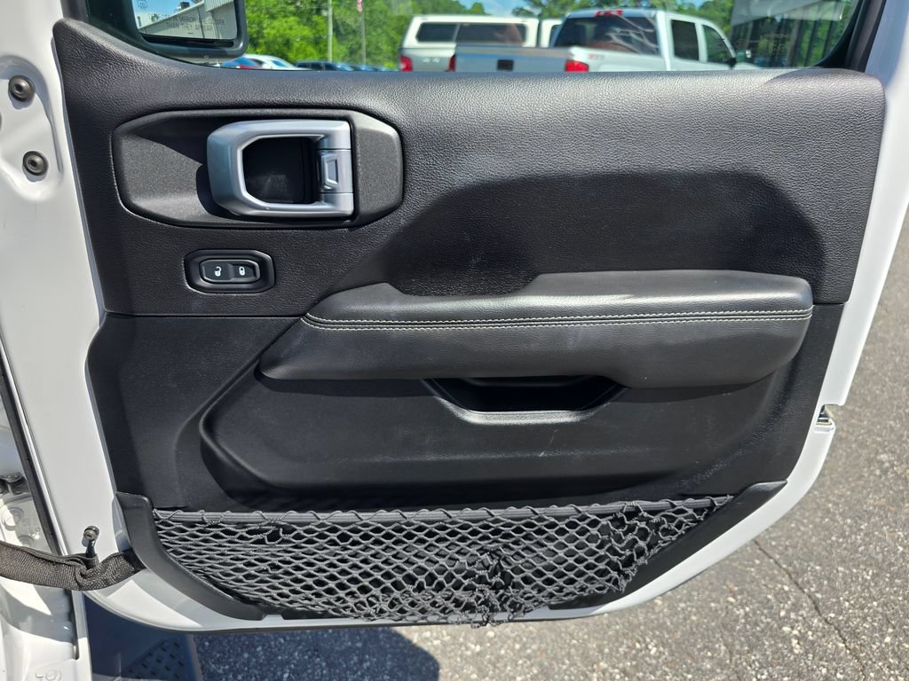 Used 2020 Jeep Gladiator Overland AWD/4WD image 47