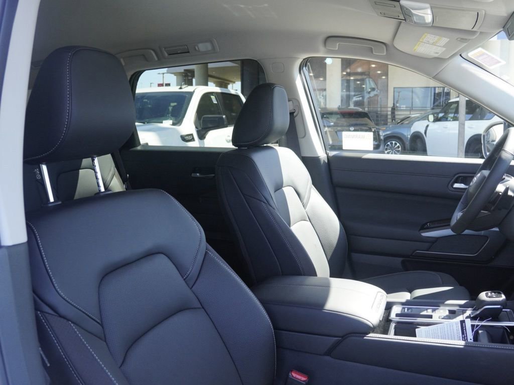 New 2026 Nissan Pathfinder SL image 18