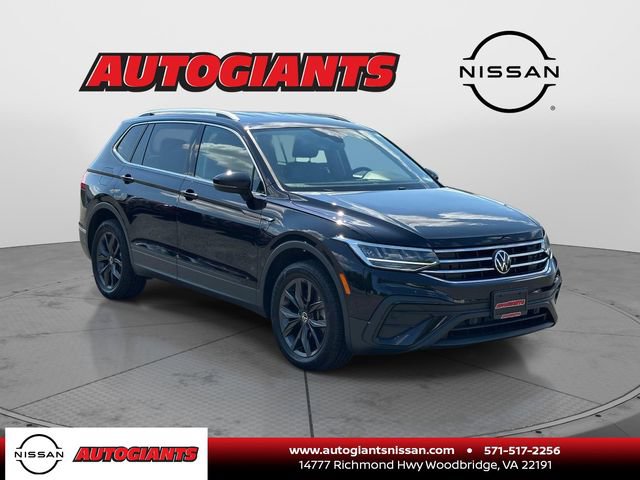 Used 2023 Volkswagen Tiguan SE FWD image 1