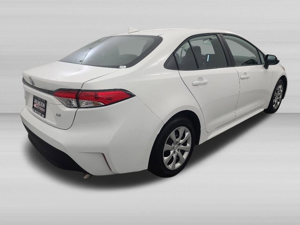 Used 2026 Toyota Corolla LE FWD image 5