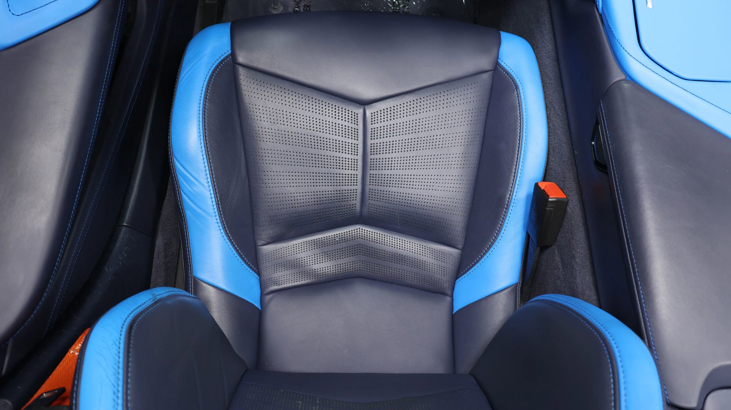 Used 2022 Chevrolet Corvette Stingray Premium Conv w/ Z51 Performance Package image 23