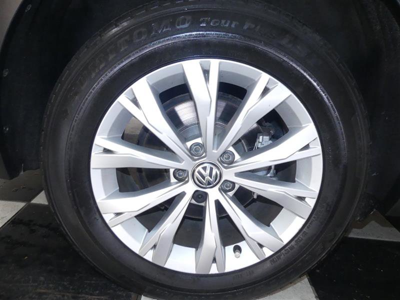 Used 2018 Volkswagen Tiguan S image 33