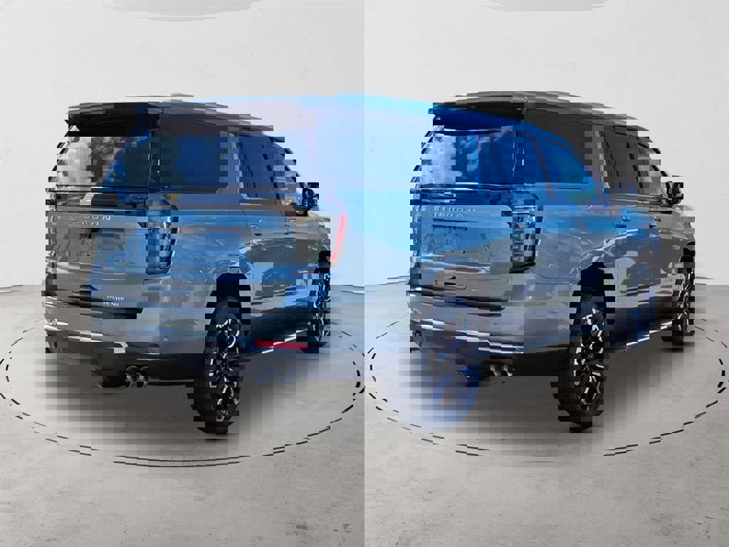 New 2026 Chevrolet Suburban Premier image 5
