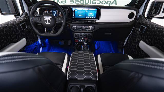 Used 2025 Jeep Gladiator Sport AWD/4WD image 2