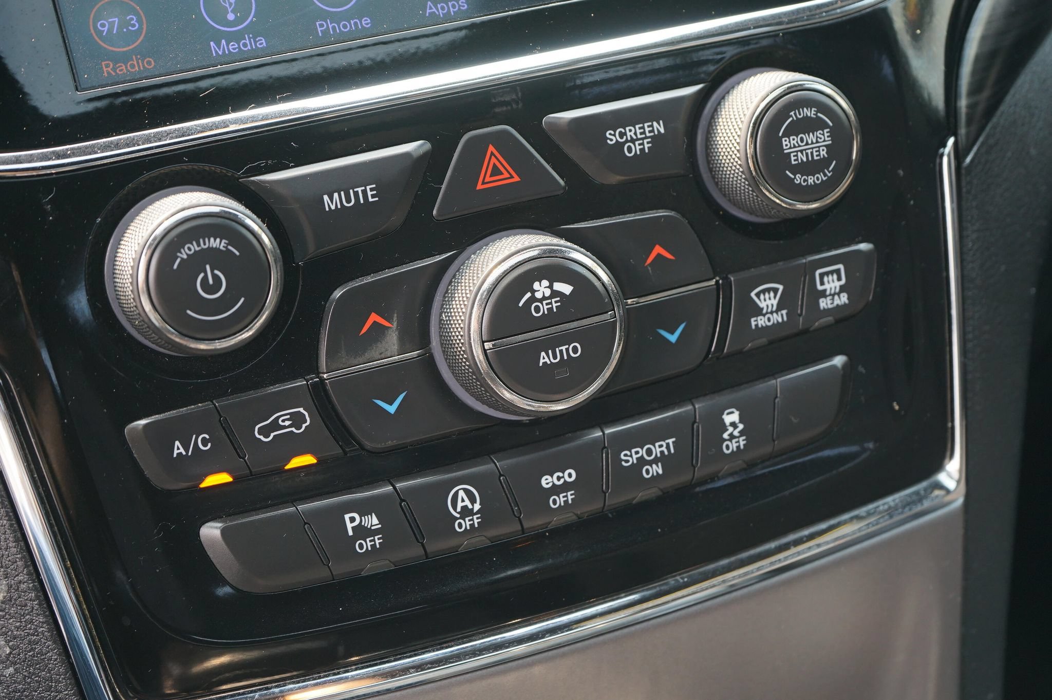 Used 2019 Jeep Grand Cherokee Laredo AWD/4WD image 20