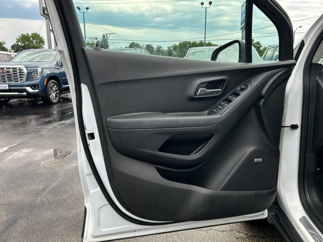 Used 2015 Chevrolet Trax LTZ AWD/4WD image 25