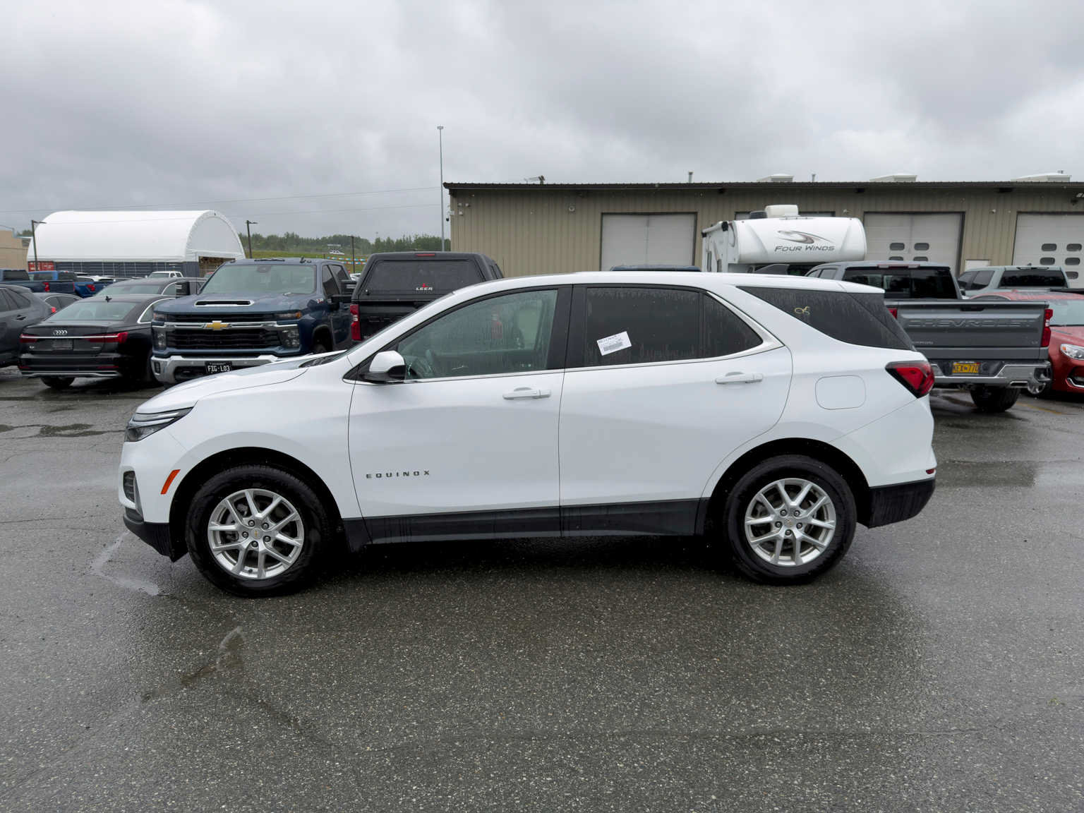 Used 2024 Chevrolet Equinox LT AWD/4WD image 2