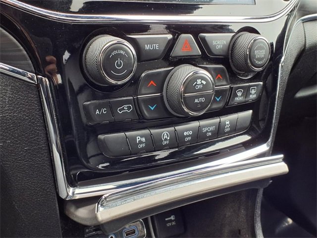 Used 2019 Jeep Grand Cherokee Limited image 15