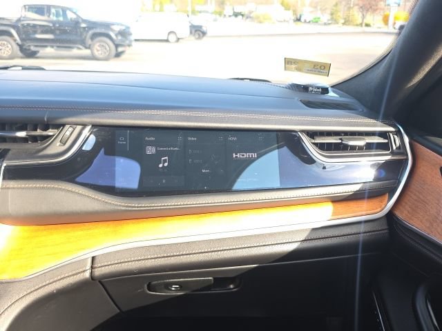 Used 2022 Jeep Grand Cherokee L Summit AWD/4WD image 32
