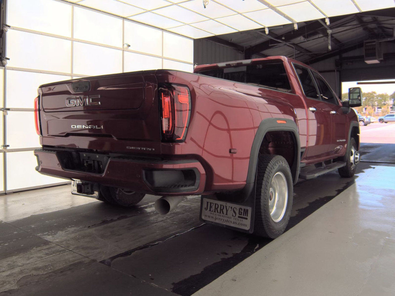 Used 2021 GMC Sierra 3500 Denali w/ Denali Ultimate Package image 4