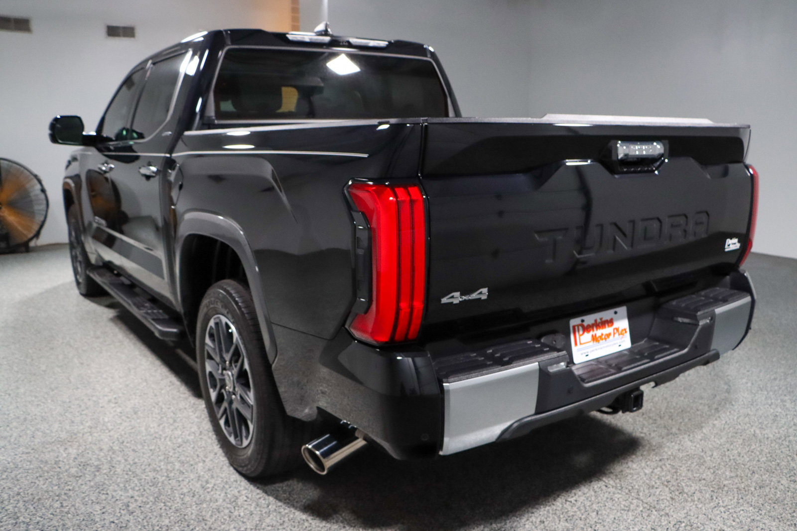 Used 2024 Toyota Tundra Limited image 9