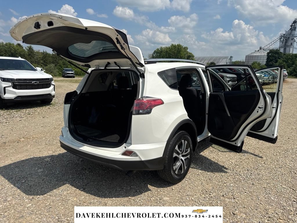 Used 2017 Toyota RAV4 LE w/ All Weather Liner Package AWD/4WD image 15