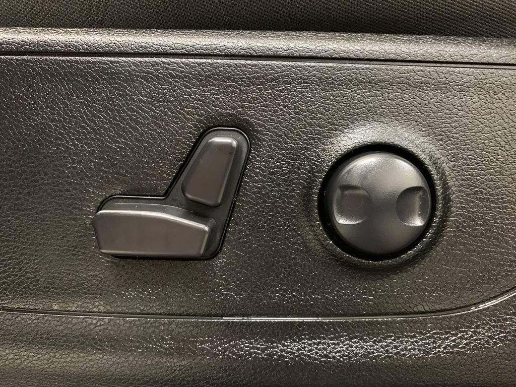 Used 2023 RAM 1500 Big Horn AWD/4WD image 18