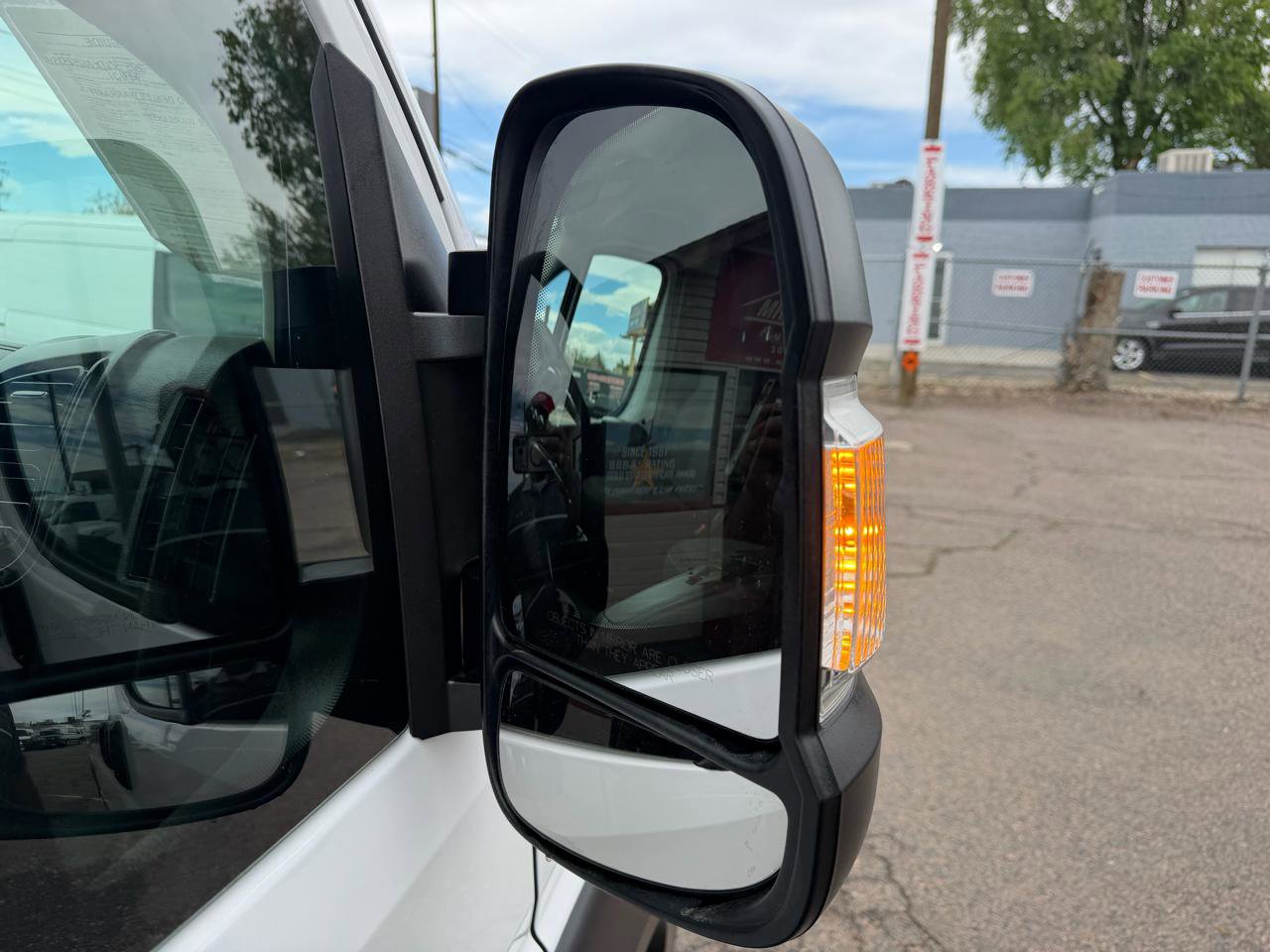 Used 2025 RAM ProMaster 2500 w/ U-Haul Equipment Group FWD image 34