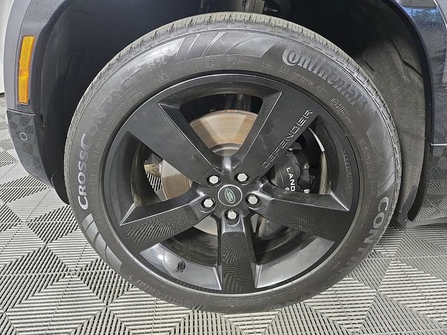 Used 2025 Land Rover Defender 110 V8 image 9