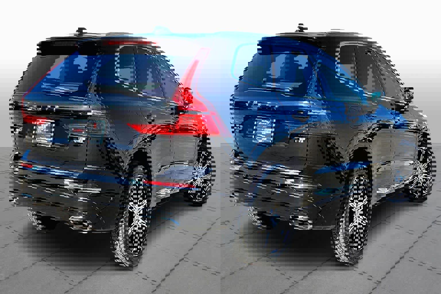 Used 2020 Volvo XC60 T5 Inscription w/ Protection Package Premier image 12