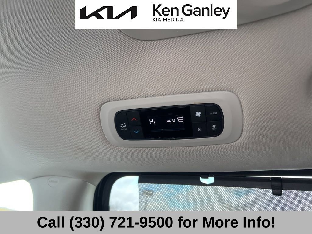 Used 2018 Chrysler Pacifica Touring-L w/ Premium Audio Group image 46