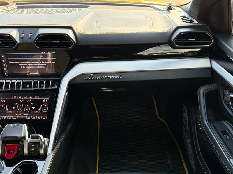Used 2019 Lamborghini Urus AWD/4WD image 27