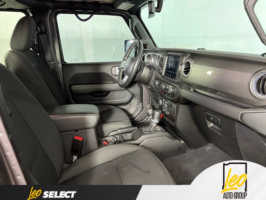 Used 2021 Jeep Wrangler Unlimited Sahara AWD/4WD image 14