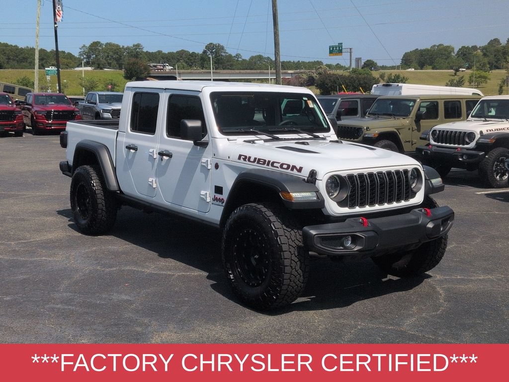 Used 2025 Jeep Gladiator Rubicon w/ Technology Group AWD/4WD image 2