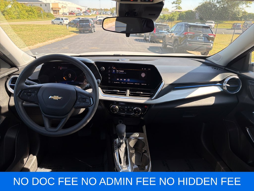 Used 2026 Chevrolet Trax LT FWD image 14