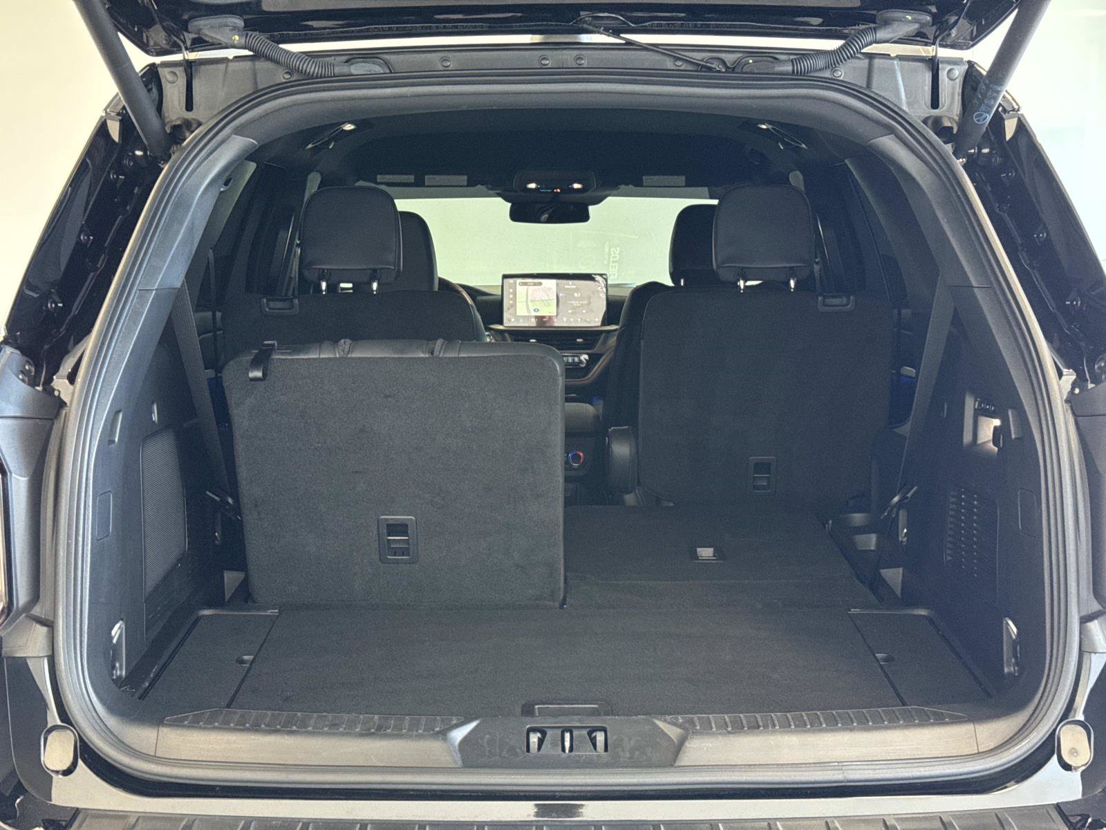 Used 2025 Ford Explorer ST RWD image 26