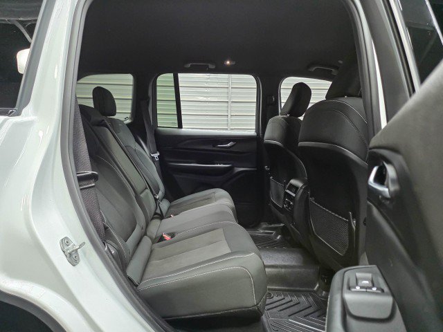 Used 2024 Jeep Grand Cherokee Laredo w/ Trailer Tow Package AWD/4WD image 17