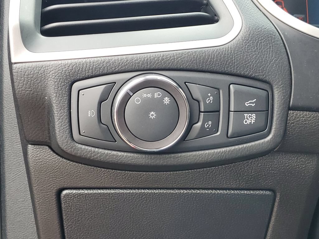 Used 2019 Ford Edge SEL w/ Equipment Group 201A AWD/4WD image 17
