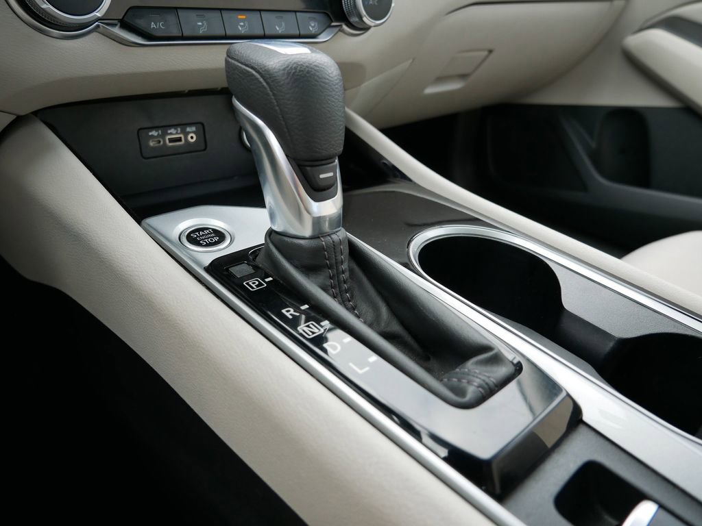 Used 2024 Nissan Altima 2.5 SV AWD/4WD image 28