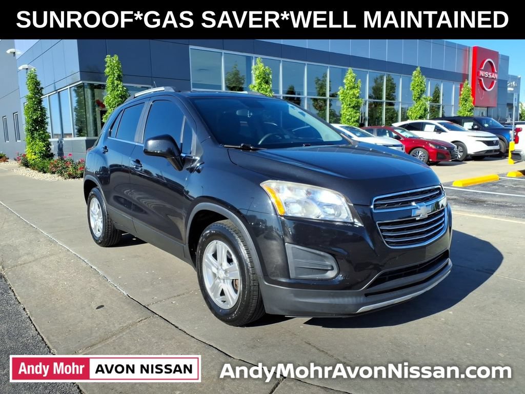 Used 2015 Chevrolet Trax LT w/ LT Sun and Sound Package FWD image 2